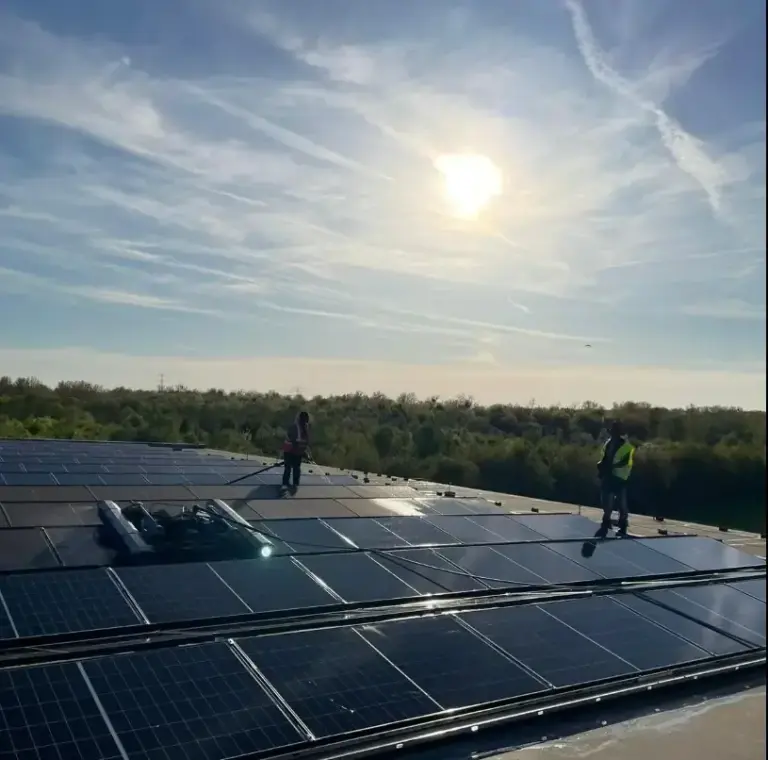 PV-Reinigung: Projektfoto 15 von VONPRO Dach & Solar